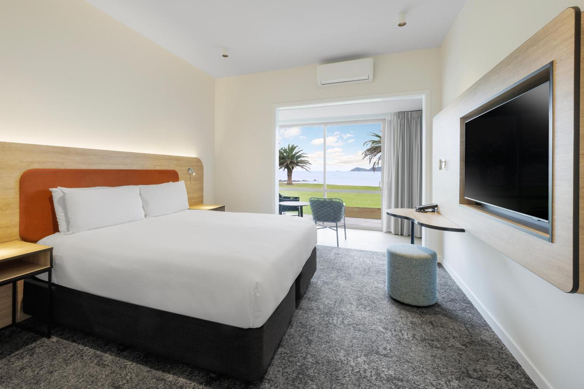 Deluxe Seaview 1 King